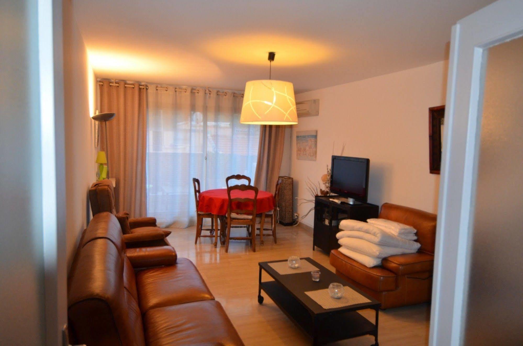 Appartement 6 Personnes Avec Terrasse Le Port 尼斯 外观 照片