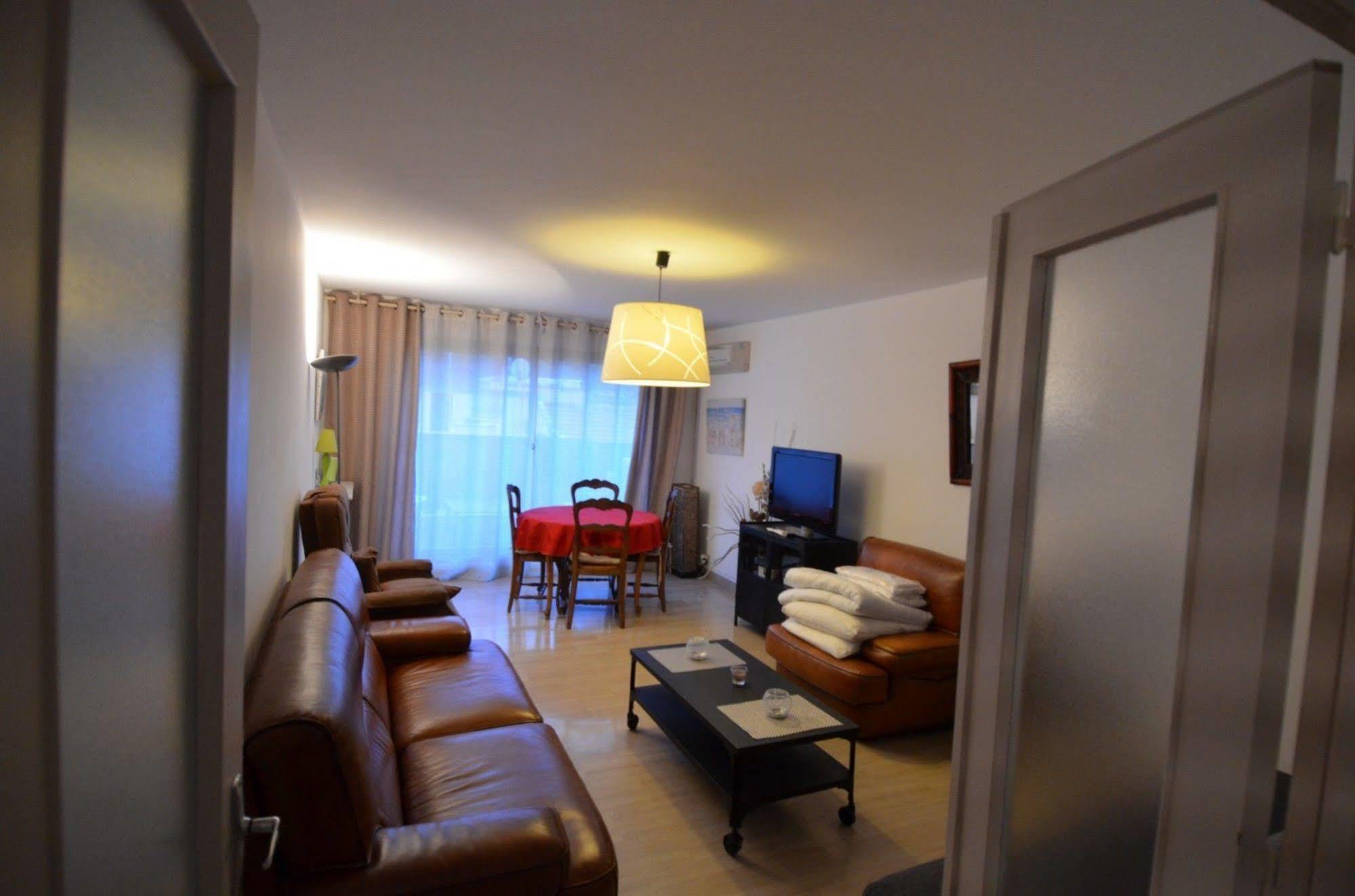 Appartement 6 Personnes Avec Terrasse Le Port 尼斯 外观 照片