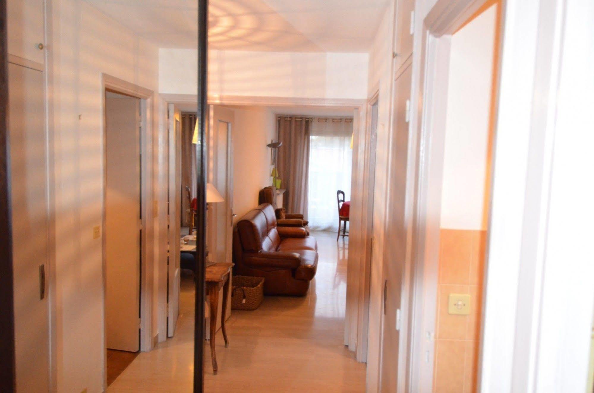 Appartement 6 Personnes Avec Terrasse Le Port 尼斯 外观 照片