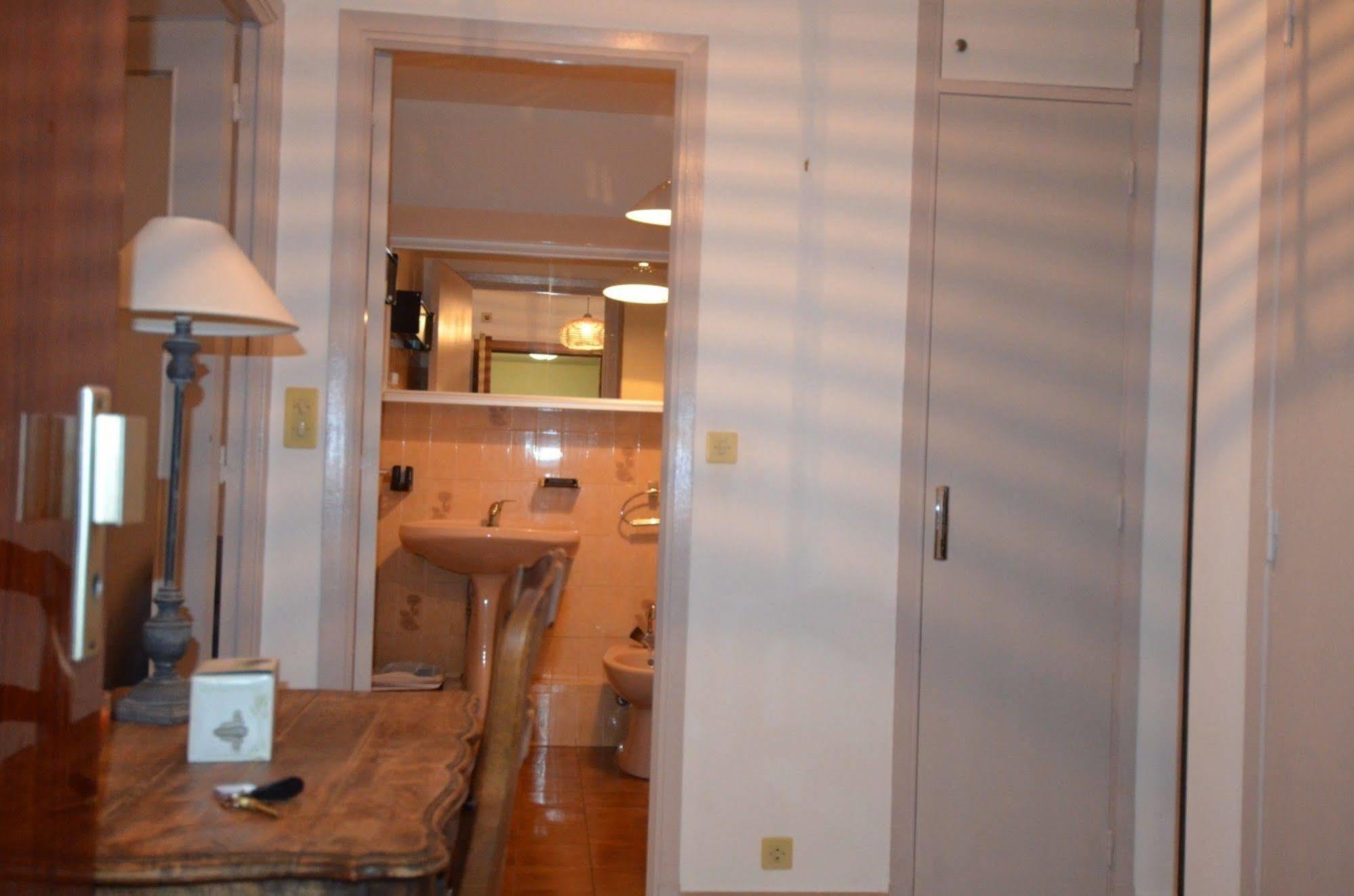 Appartement 6 Personnes Avec Terrasse Le Port 尼斯 外观 照片