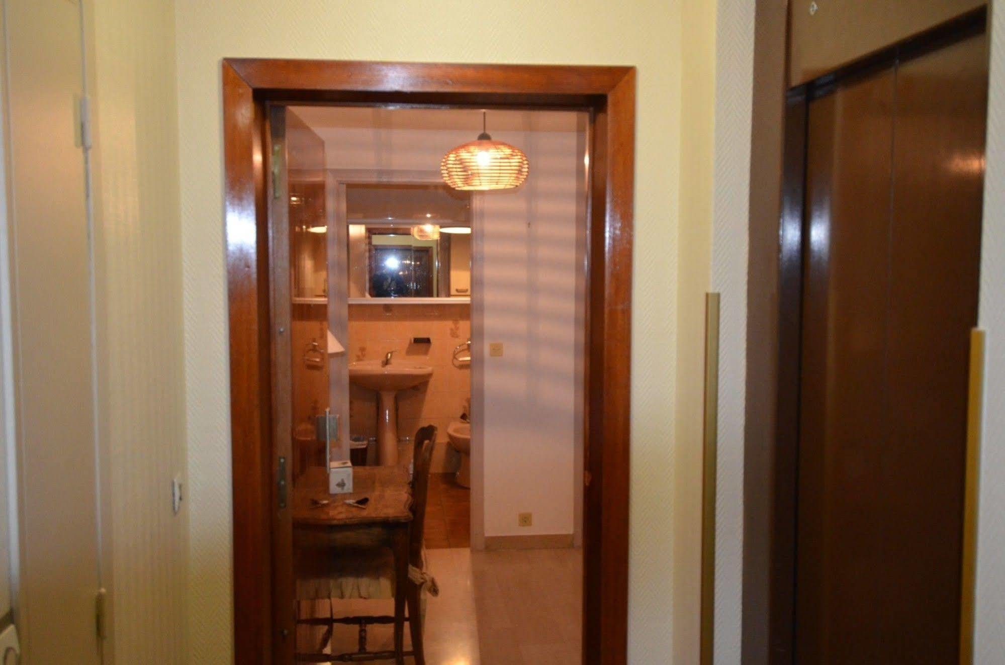 Appartement 6 Personnes Avec Terrasse Le Port 尼斯 外观 照片