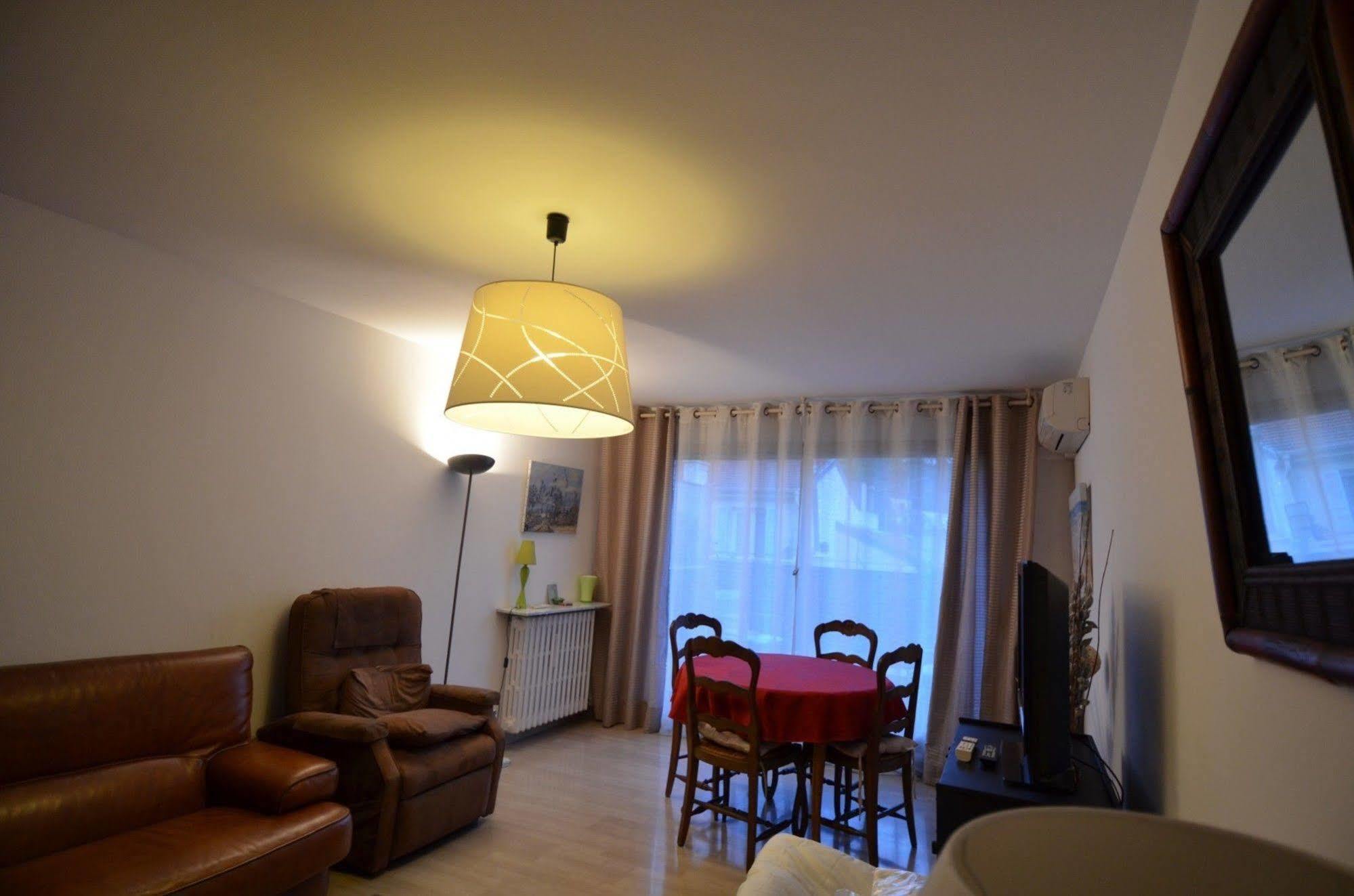 Appartement 6 Personnes Avec Terrasse Le Port 尼斯 外观 照片