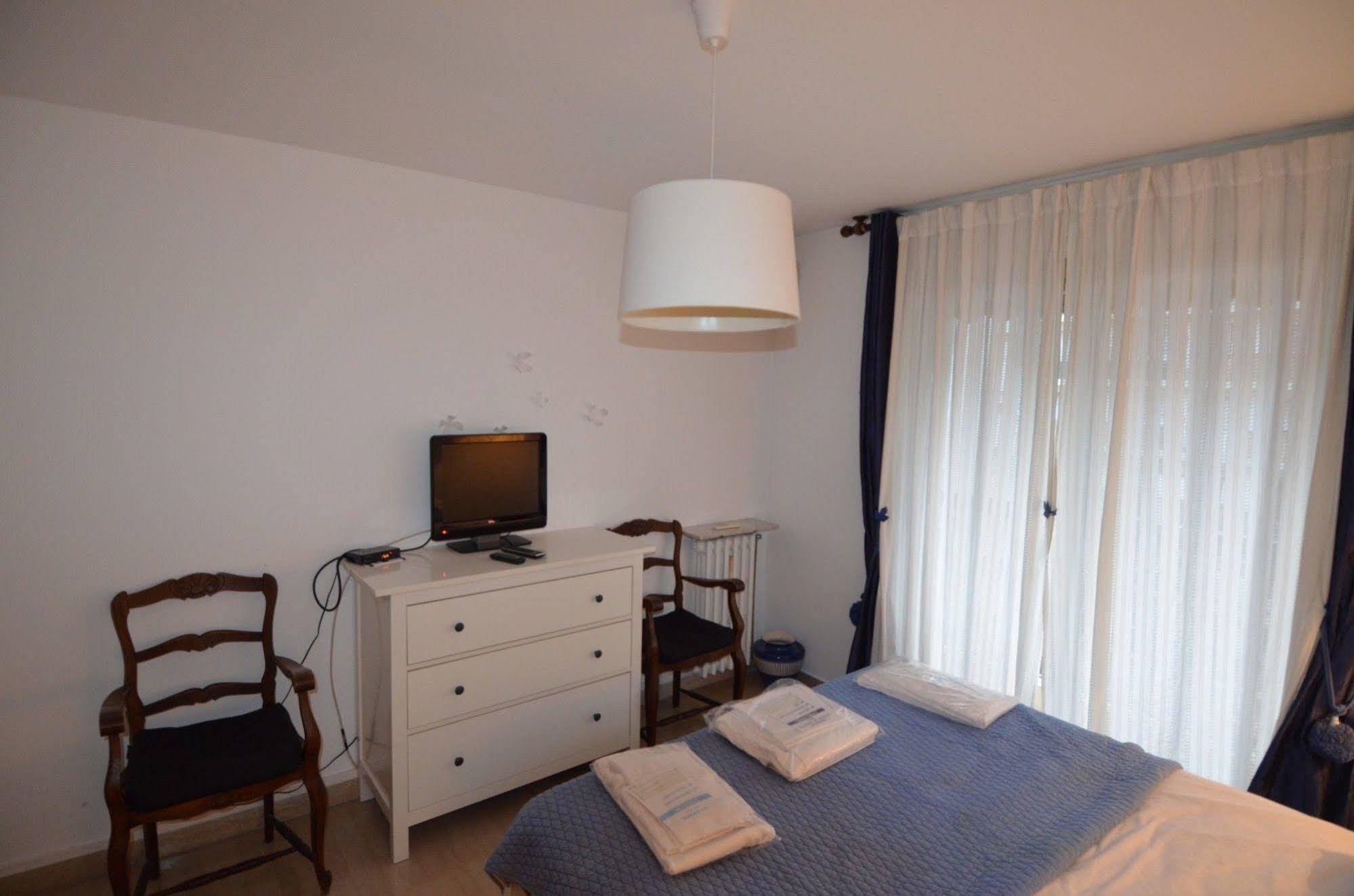 Appartement 6 Personnes Avec Terrasse Le Port 尼斯 外观 照片