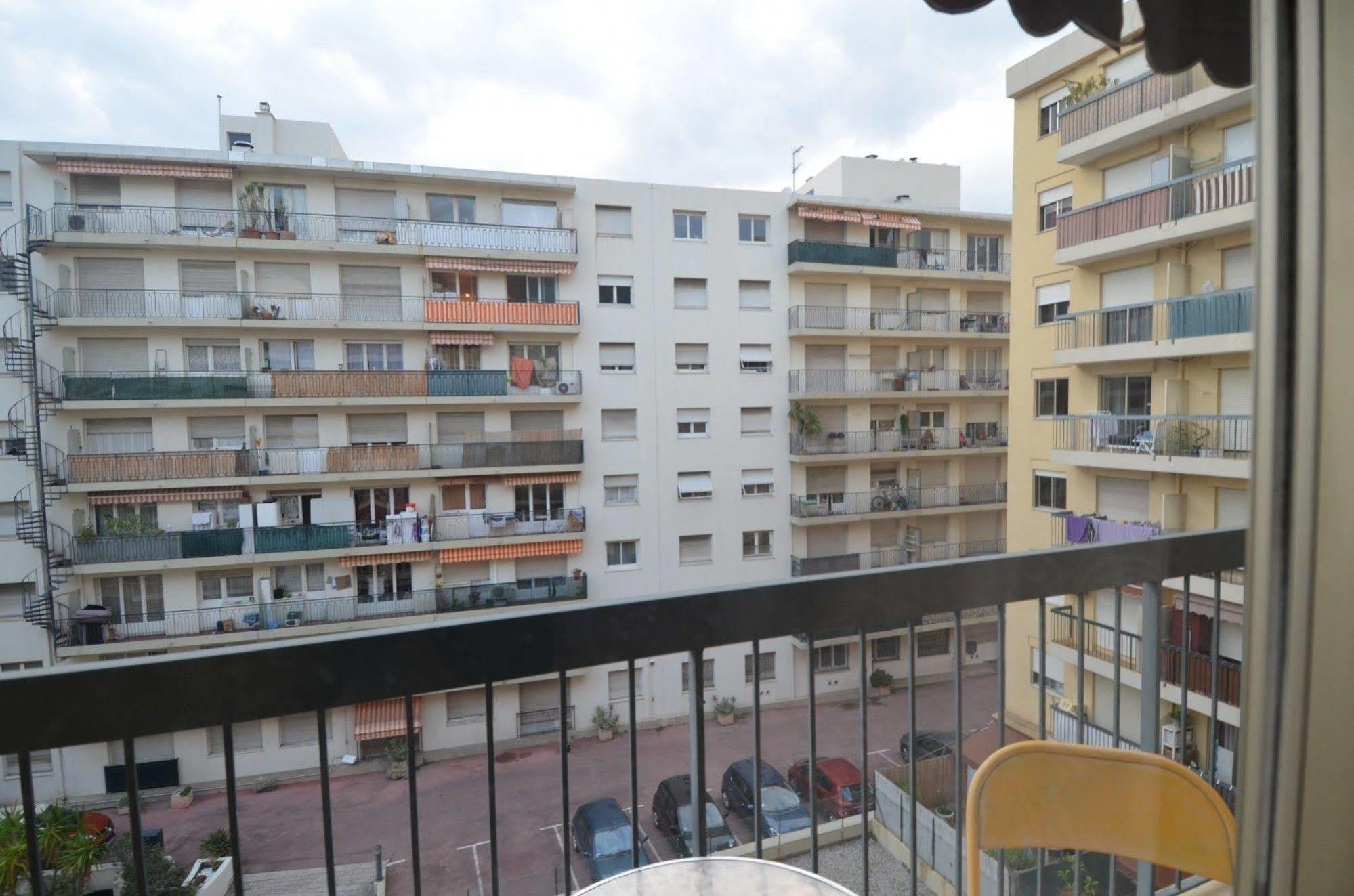 Appartement 6 Personnes Avec Terrasse Le Port 尼斯 外观 照片