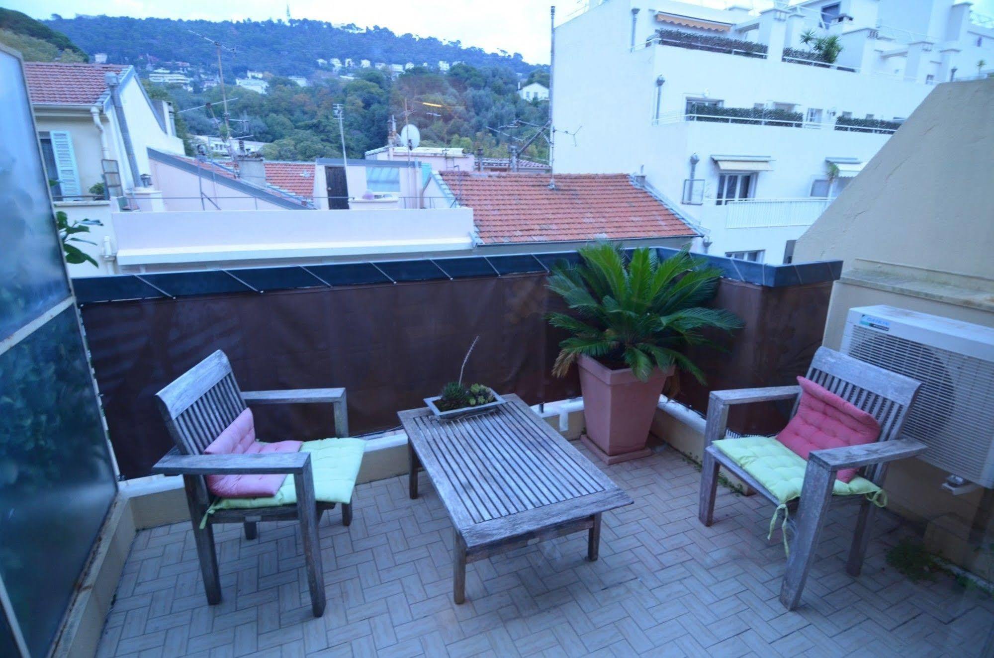 Appartement 6 Personnes Avec Terrasse Le Port 尼斯 外观 照片