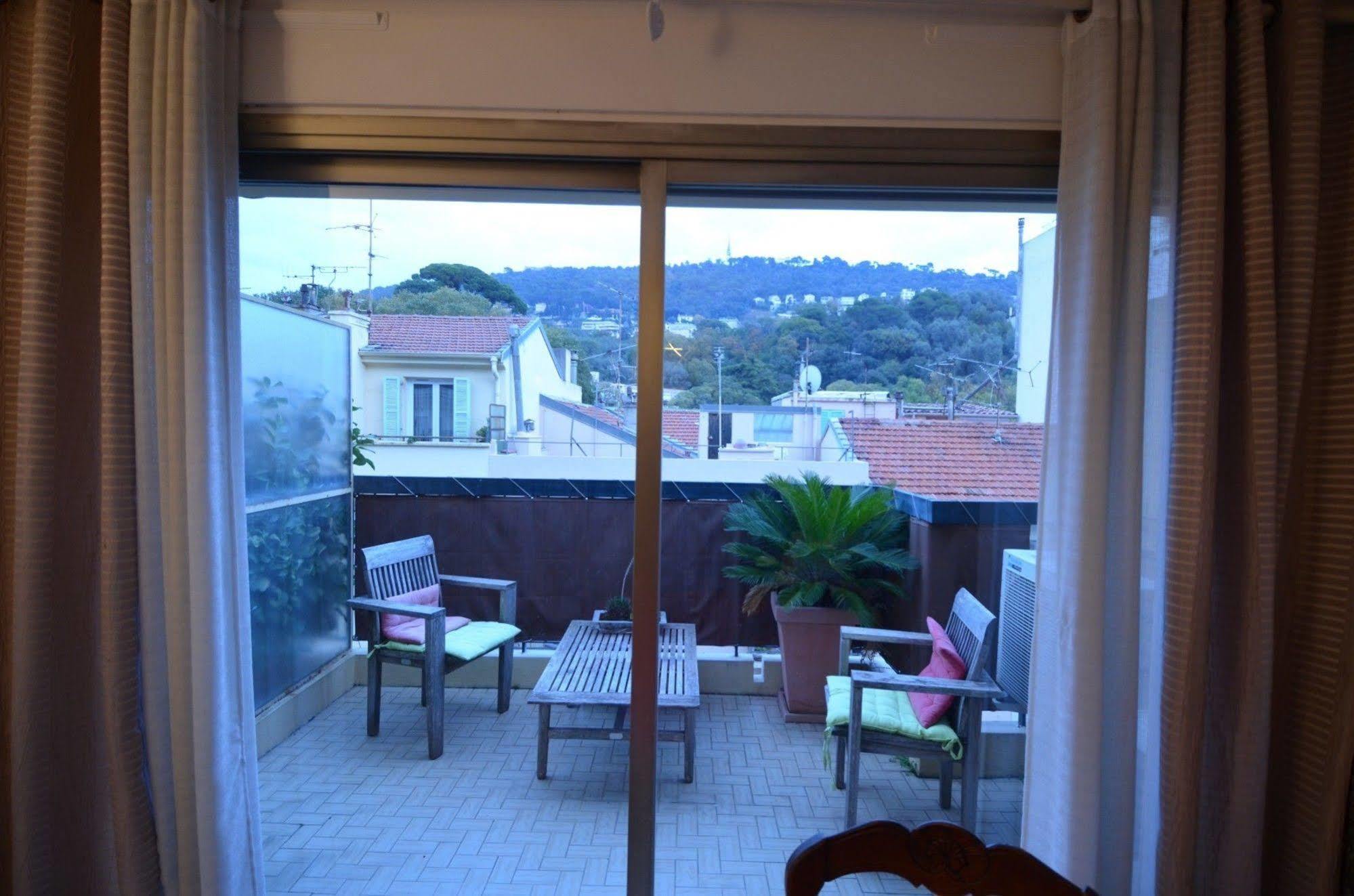 Appartement 6 Personnes Avec Terrasse Le Port 尼斯 外观 照片